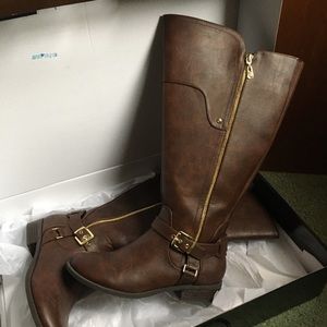 Guess boots wide calf zip up NIB dressy